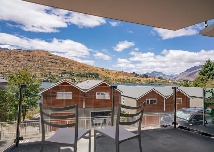 Lakefront Living - 2 Bedroom Aptmt In Alpine Village
