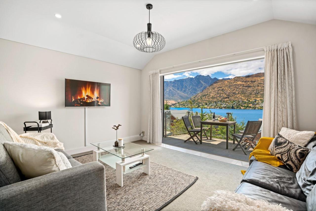 Lakefront Living - 2 Bedroom Aptmt In Alpine Village
